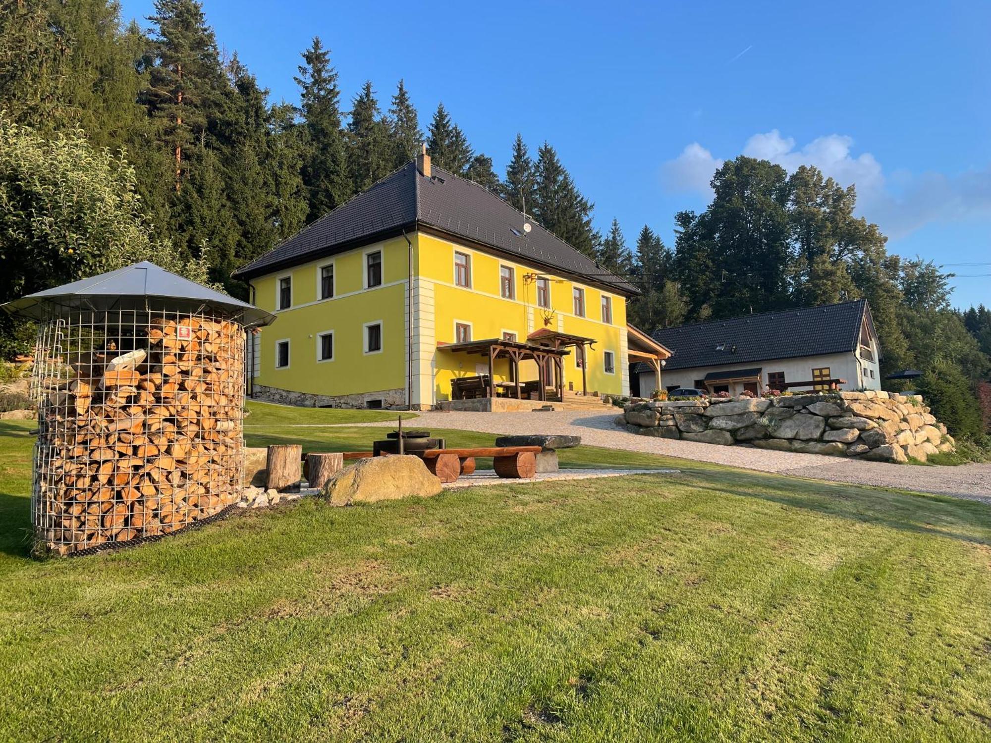 Apartmány HÁJOVNA Lipno Loučovice Kültér fotó